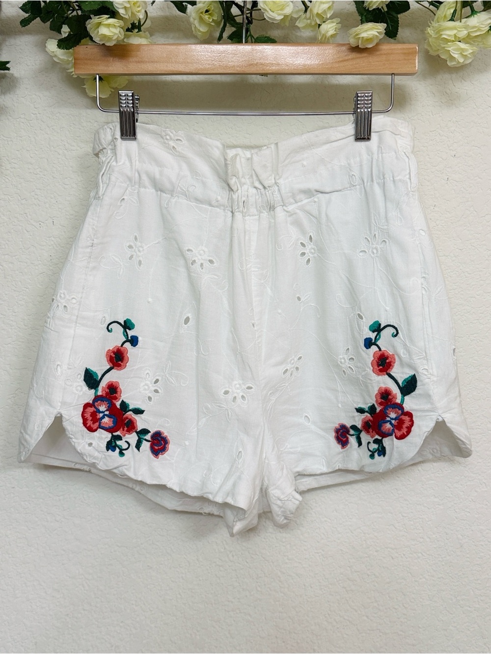 Express • White Eyelet Floral Embroidered High Rise Cotton Shorts